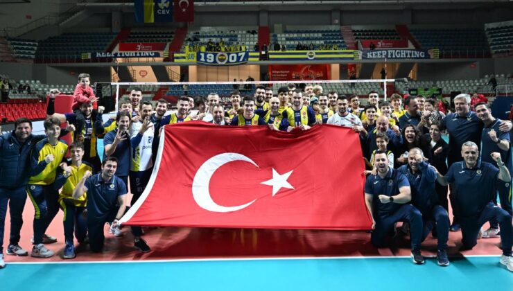 Fenerbahçe Parolapara CEV’de çeyrek finalde