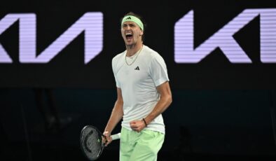 Avustralya Açık’ta Alcaraz’ı eleyen Zverev yarı finalde