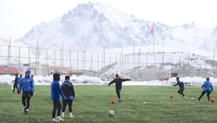 Kadrosunu güçlendiren Hakkarigücü üst sıraları hedefliyor