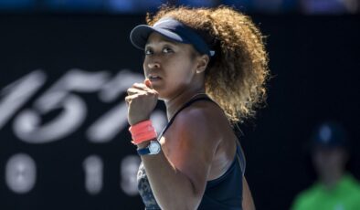 Naomi Osaka kortlara galibiyetle döndü