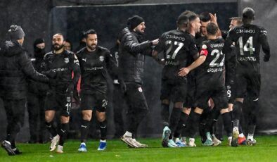 Pendikspor Beşiktaş’ı 4 golle geçti