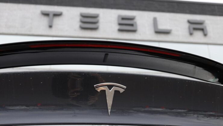 Tesla, 2024’te daha yavaş bir büyüme öngörüyor