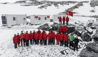 Türk bilim ekibi Beyaz Kıta’daki evi Horseshoe Adası’na ulaştı