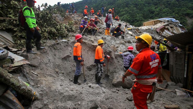 Filipinler’deki toprak kaymasında 10 kişi öldü, kayıp 49 kişiyi aranıyor