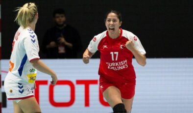 Milli hentbolcu Beyza İrem Türkoğlu Polonya’ya transfer oldu