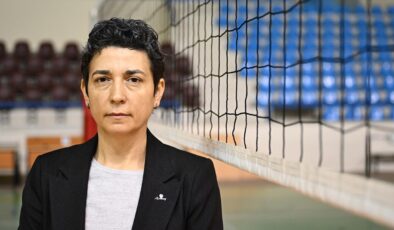 Voleybol hakemi Nurper Özbar Paris 2024’te Türkiye’yi temsil edecek