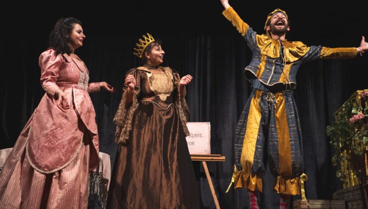 “Shakespeare’in Şen Kadınları” oyununun Lefkoşa’daki son temsili yarın yapılacak