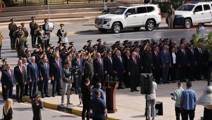 23 Nisan Ulusal Egemenlik ve Çocuk Bayramı törenlerle kutlanıyor… Lefkoşa Atatürk Anıtı önünde tören düzenlendi