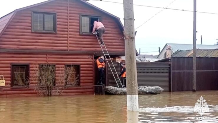 Rusya genelinde 10 bin 400’den fazla ev su altında kaldı