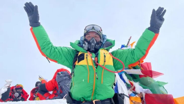 Nepalli dağcı Kami Rita, 29. kez Everest’in zirvesine tırmanarak dünya rekoru kırdı