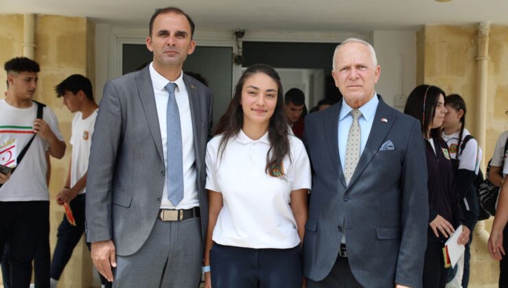 Meclis Başkanı Töre, Güzelyurt Meslek Lisesi’nde öğrenci ve öğretmenlerle bir araya geldi