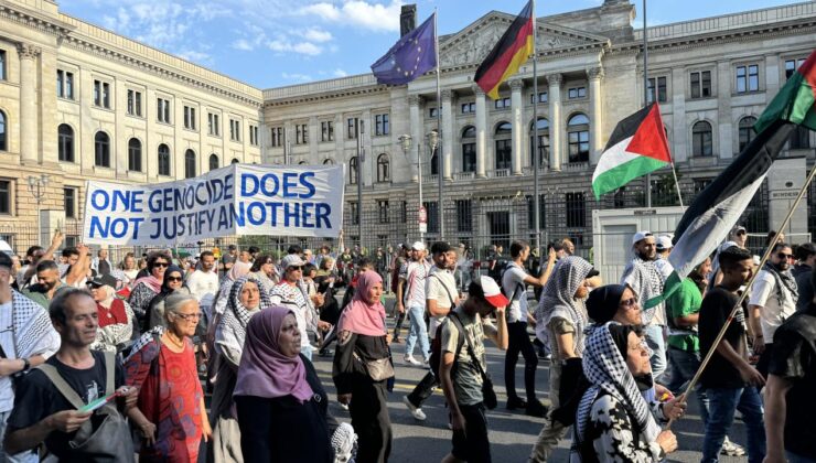 Berlin’de polis Filistin destekçilerine sert müdahalede bulundu