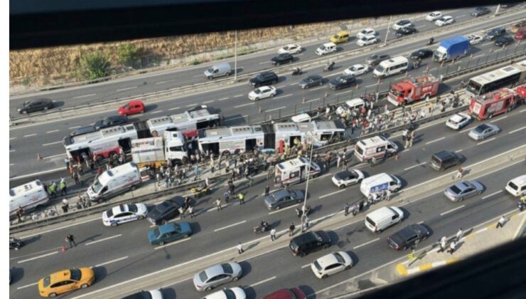 İstanbul Küçükçekmece’de metrobüsler çarpıştı: 1 ölü, 38 yaralı