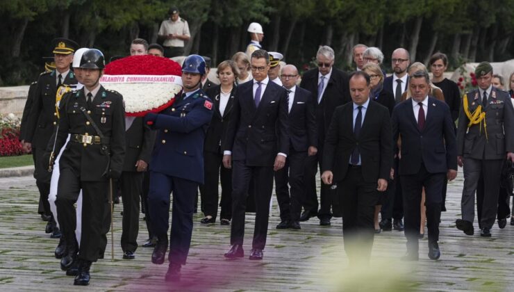 Finlandiya Cumhurbaşkanı Stubb Anıtkabir’i ziyaret etti