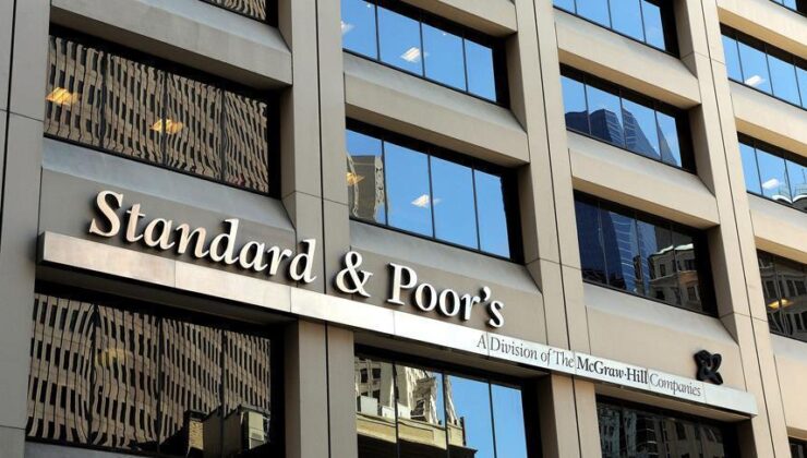 S&P, Türkiye’nin kredi notunu yükseltti